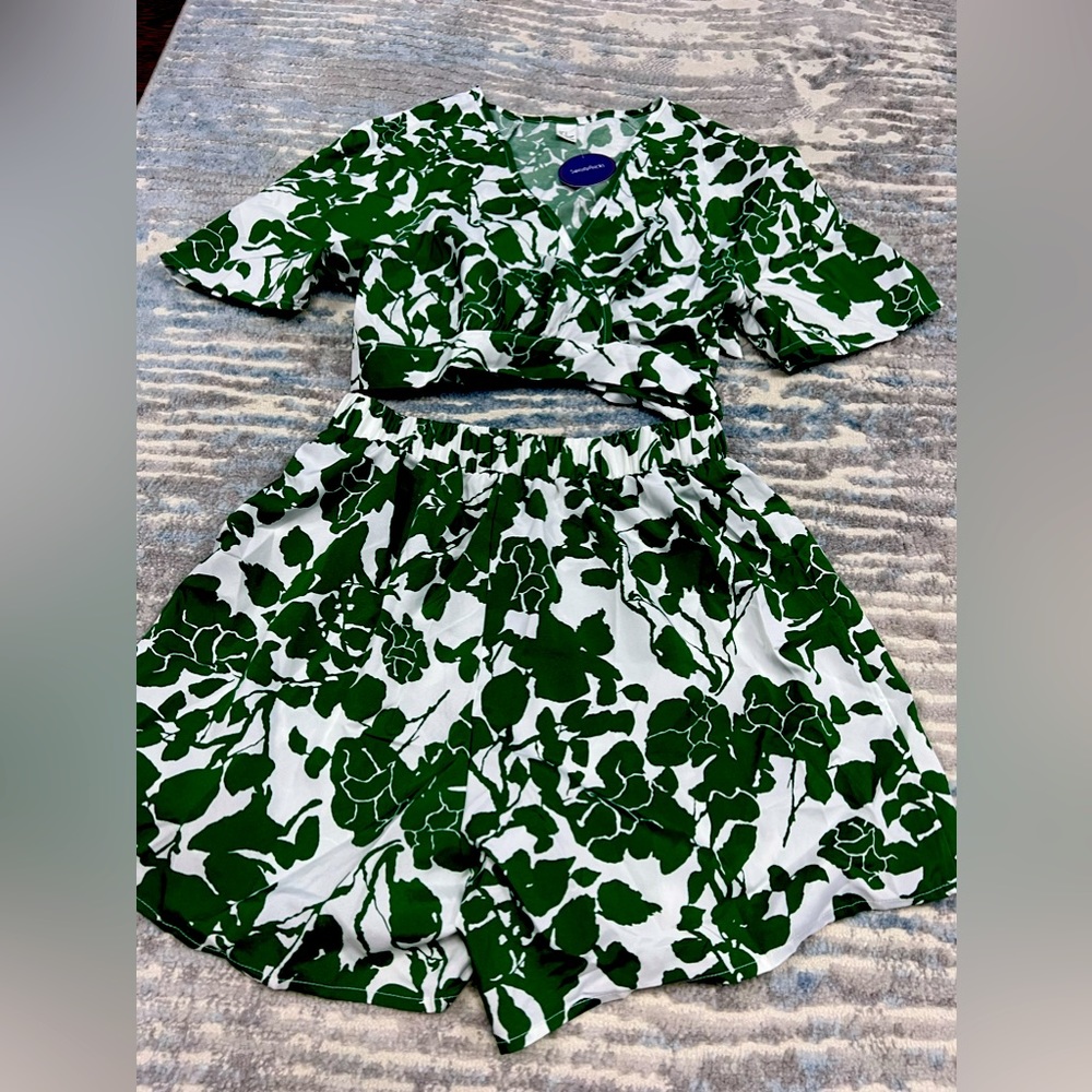 NEVER WORN VACATION TWO PIECE